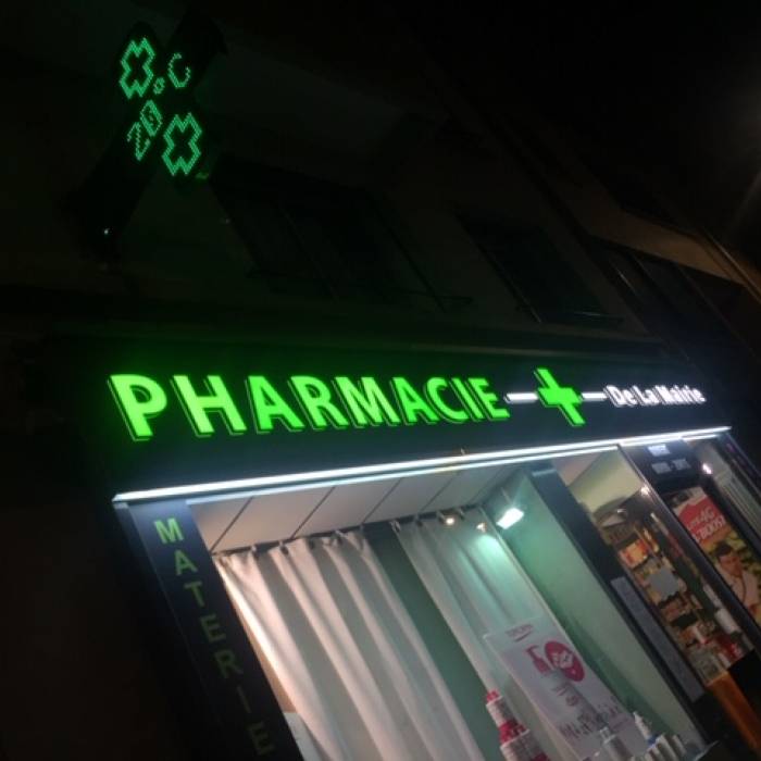 rampe lumineuse façade pharmacie