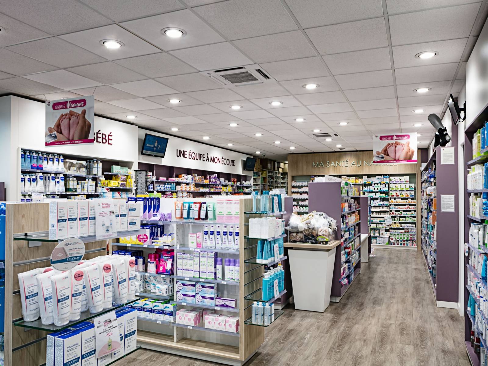 Pharmacie Noémie à Viliers-Le-Bel, rénovation et optimisation de l'espace de vente