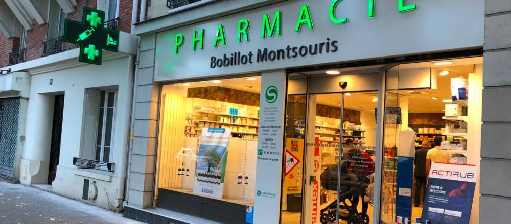 façade de la pharmacie Bobillot après les travaux de rénovation